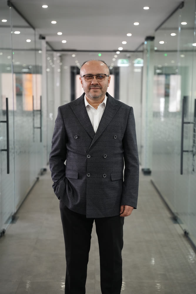 İsmet Akın